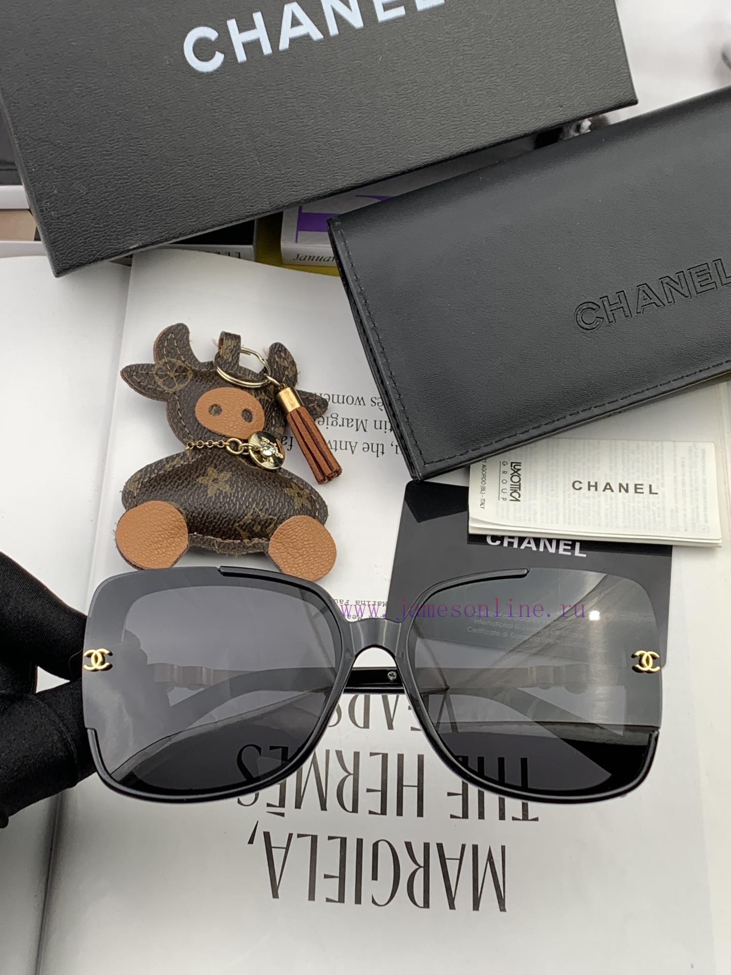 2023 New CHANEL Women's Mature Large Frame Sunglasses Fashion Diamond studded Mirror Legs Hiog9ufhf3 - Image 8