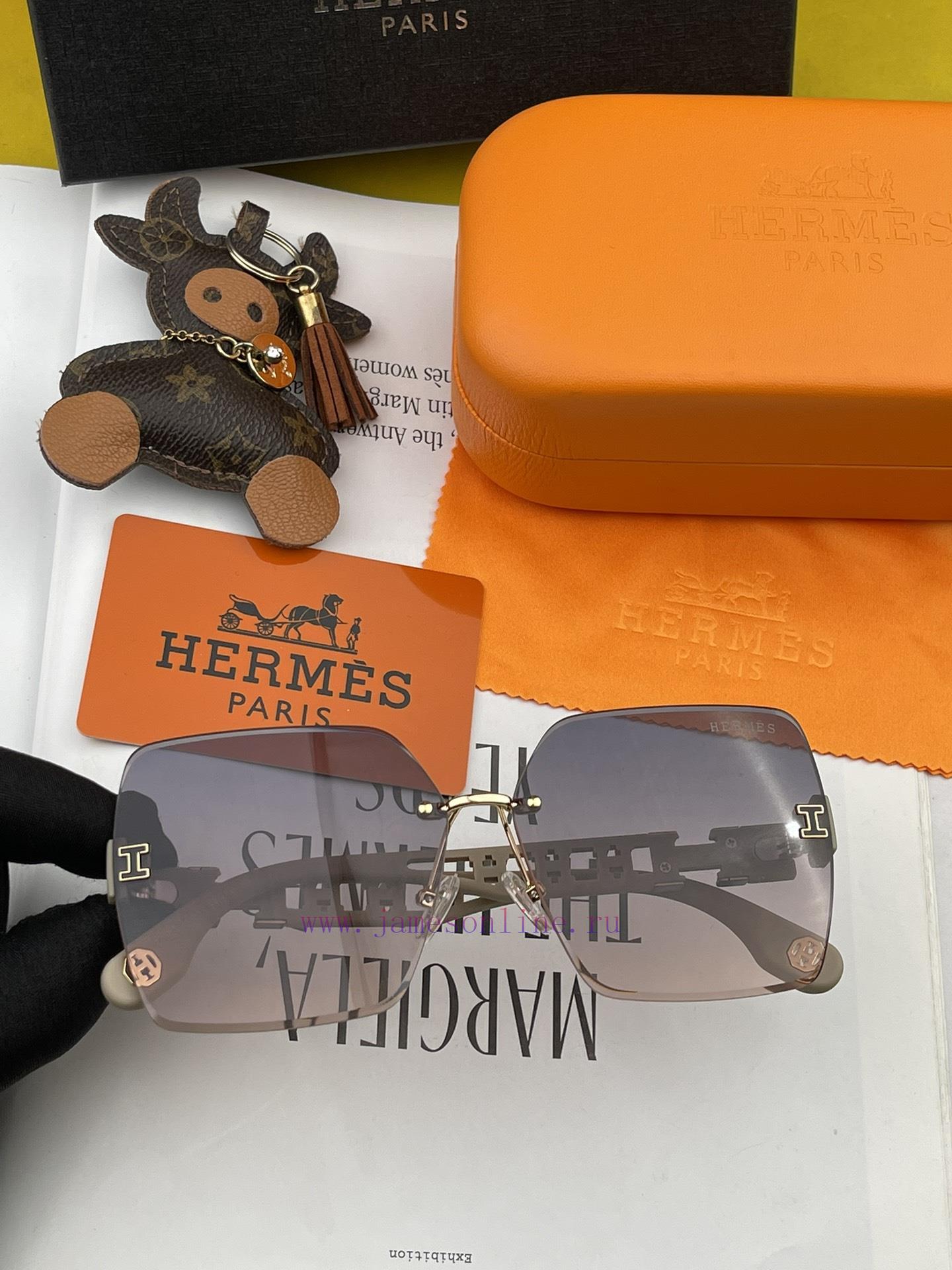 Herm è s' classic boxy design, not picky about face shape, looks very elegant whether pairedbgo0ft6b - Image 5