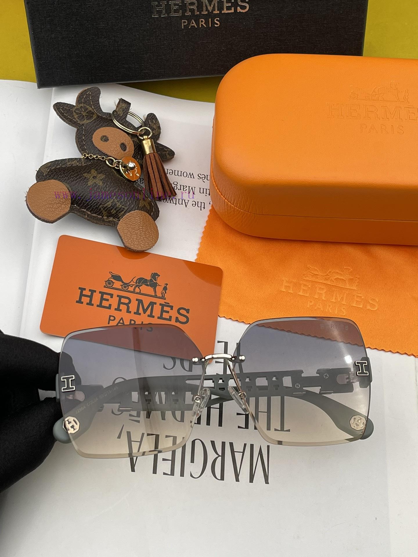 Herm è s' classic boxy design, not picky about face shape, looks very elegant whether pairedbgo0ft6b - Image 6