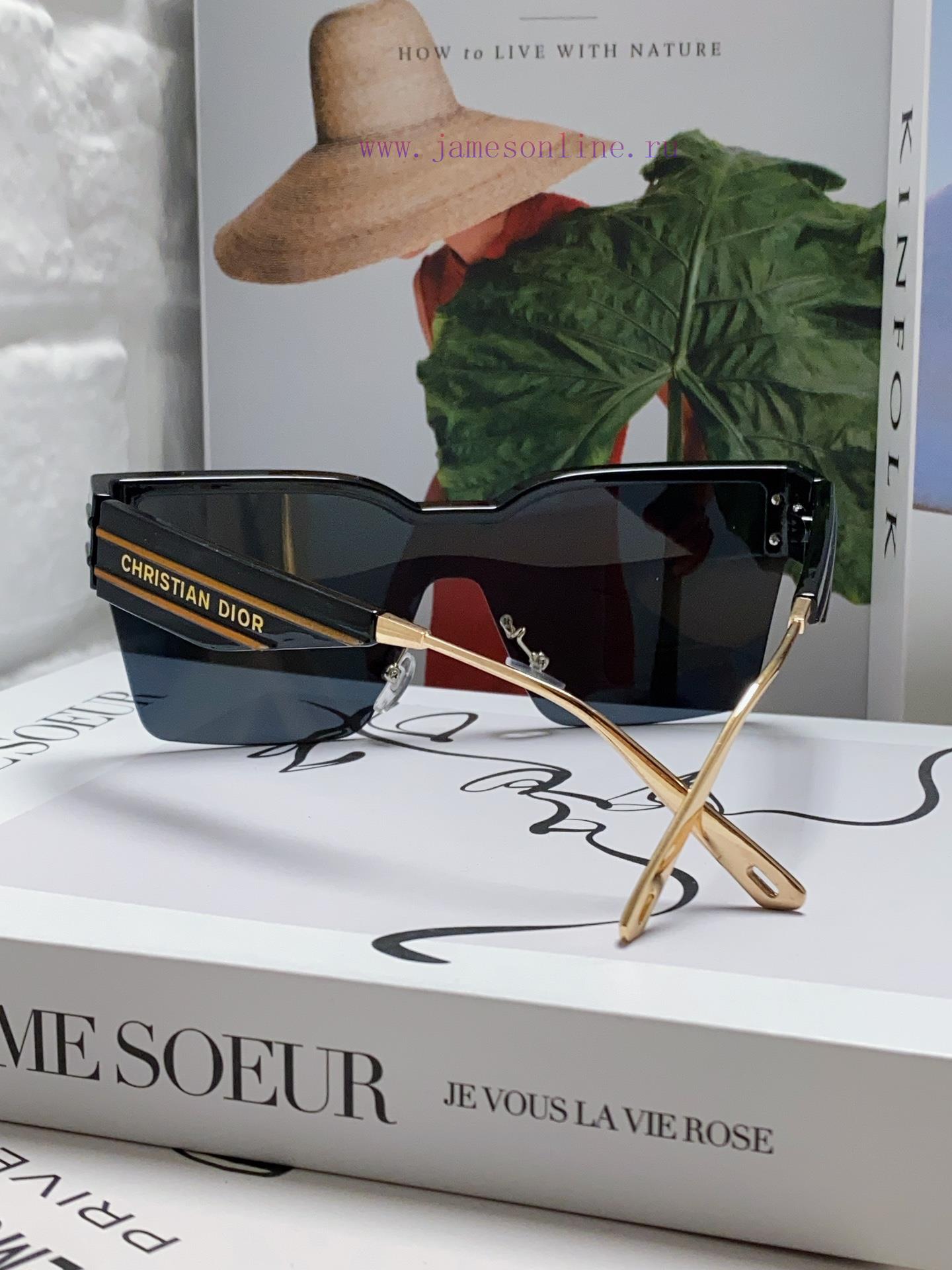 Dior's popular Dior Club series sunglasses and sunglasses posters bring a refreshing and cooxrn7vn79 - Image 4
