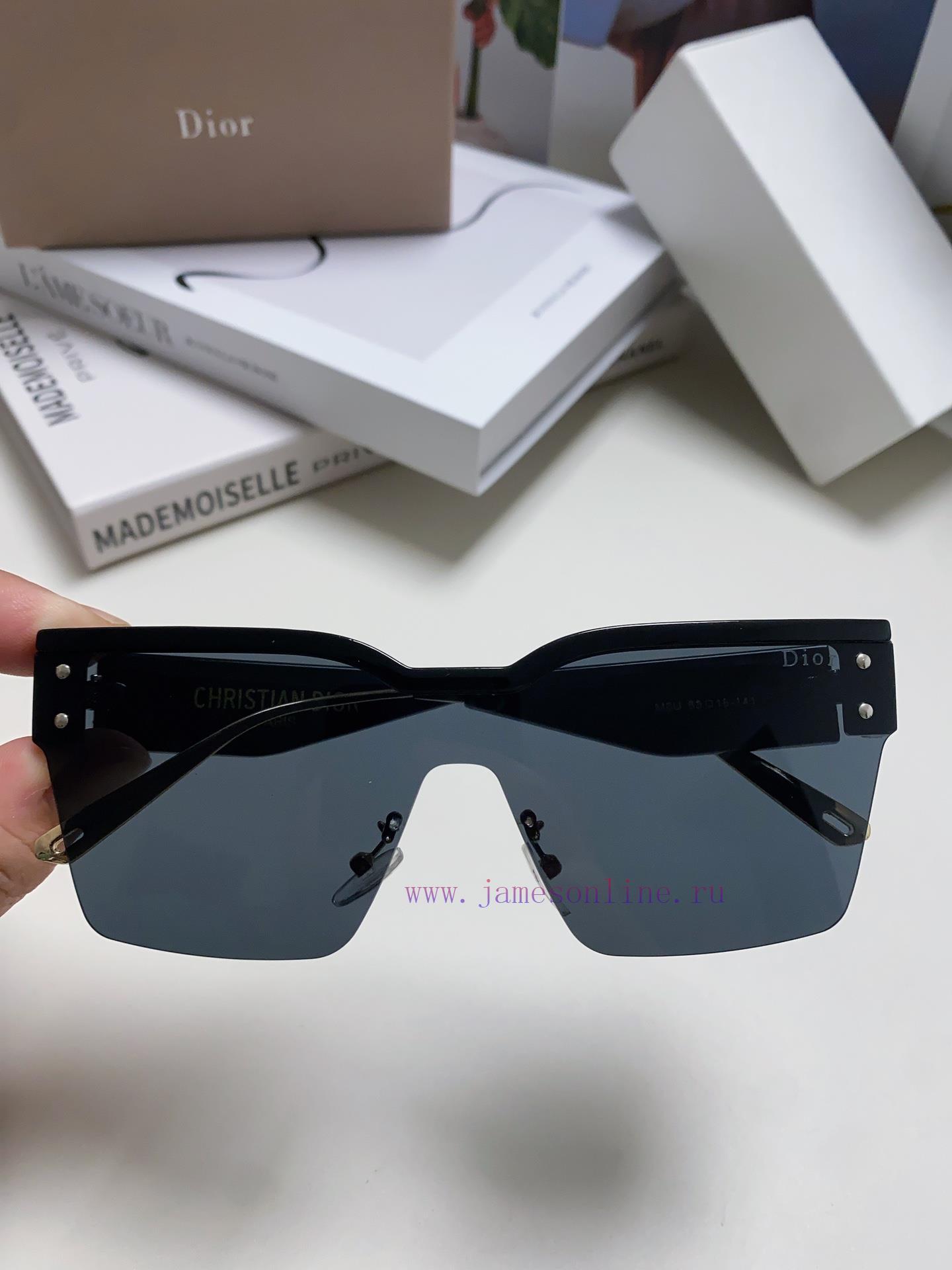 Dior's popular Dior Club series sunglasses and sunglasses posters bring a refreshing and cooxrn7vn79 - Image 5