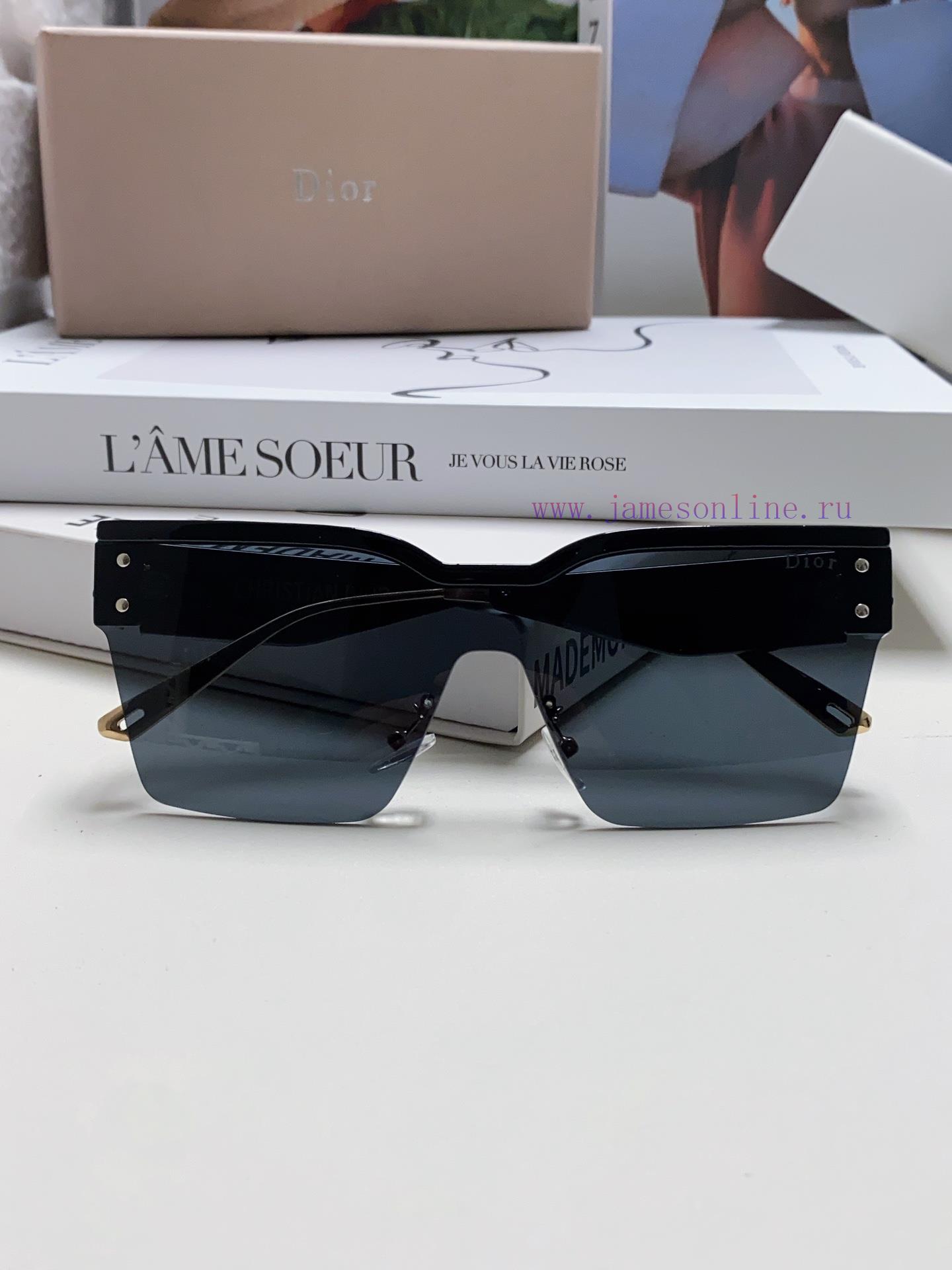 Dior's popular Dior Club series sunglasses and sunglasses posters bring a refreshing and cooxrn7vn79 - Image 8