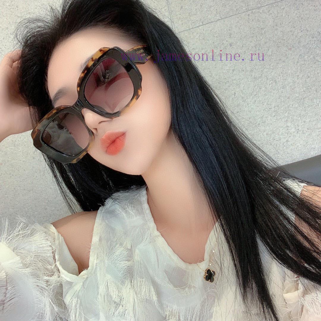 PRADA 2024 European and American Fashion Women's Large Box Face Covering Versatile Sun Eye E9bw6ssv4 - Image 2