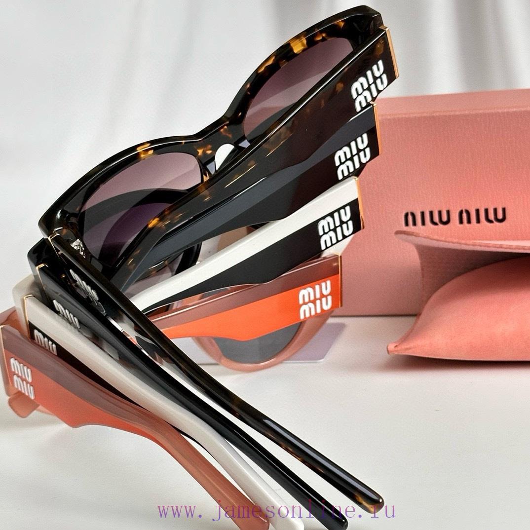 Same color deliveryMiu Miu Annual Strongest Double Splicing Material Style Super Grass Plantbqung3ul - Image 8