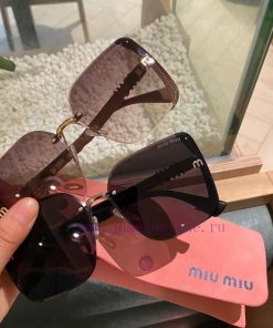 Miumiu large frame polarized sunglasses are a must-have for internet celebrities and street hp5mvd34