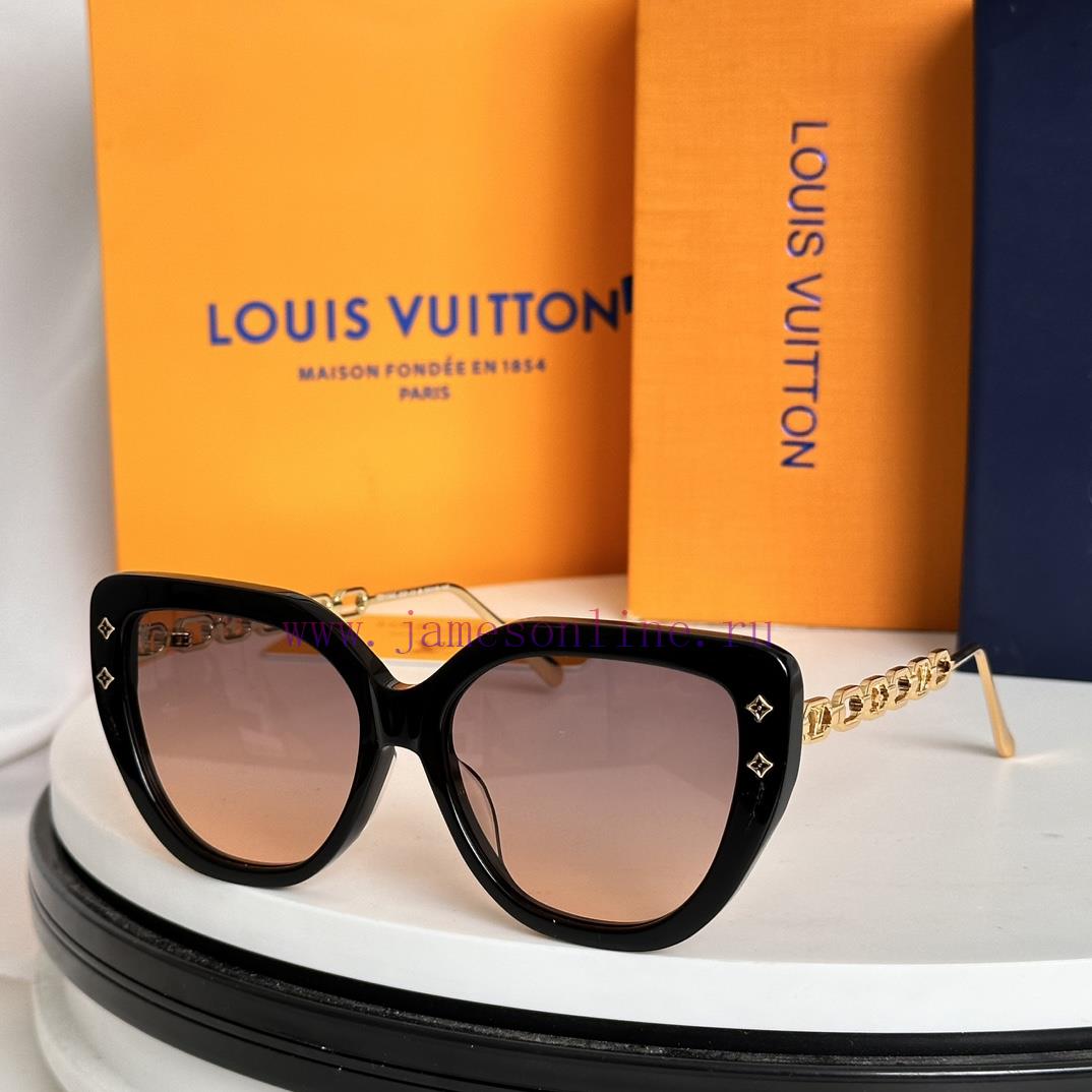 Louis Vuitton MODELZ2106E SIZE56, ports 16-1452aquj9q3