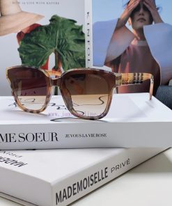 Burberry 2024 New Fashionable Retro Personalized Comfortable Avant garde Sunglasses High Texm1y2o0gl