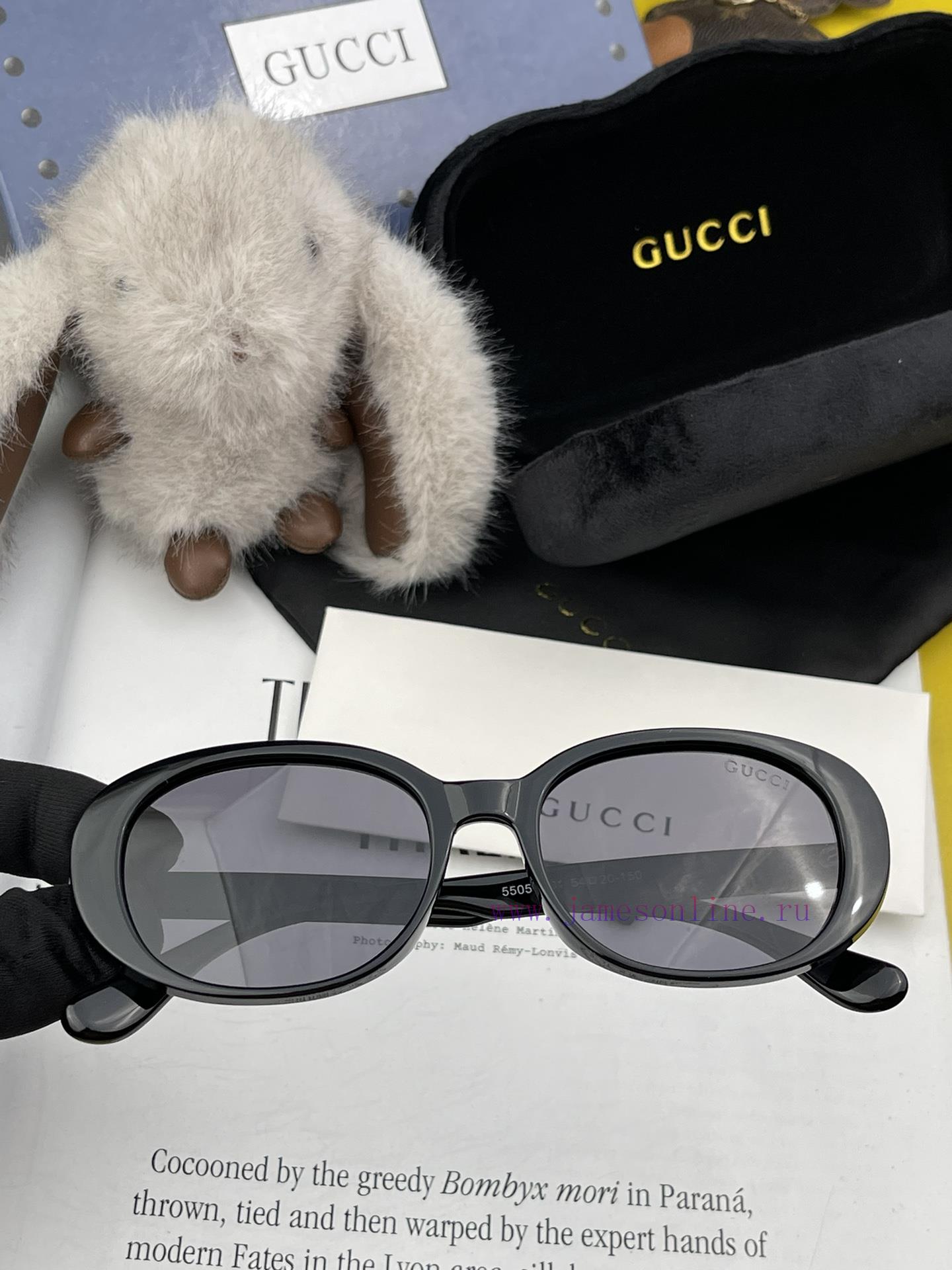 Gucci's classic small frame design, not picky about face shape, looks very stylish whether pralg246l - Image 6