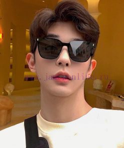 GucciGucci's new one-piece driving mirror sunglasses are a must-have for all travelers. Mult42jj1fa5