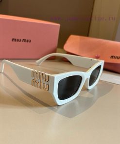 Miumiu sunglassesBlack and gold logos are always the perfect combination for travel photogragcnzebfs
