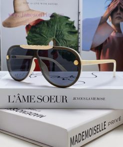 LV Louis Vuitton 2024 New Vintage Personalized Large Frame Half Face Integrated Sunglasses Fjauqv6hn