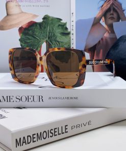 GUCCIGucci 2024 New Vintage Large Frame Romantic UV resistant Sunglasses GG0567 Women's Sungi80bpwlo