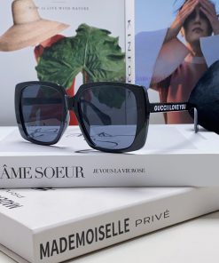 GUCCIGucci 2024 New Vintage Large Frame Romantic UV resistant Sunglasses GG0567 Women's Sungrt6gucif