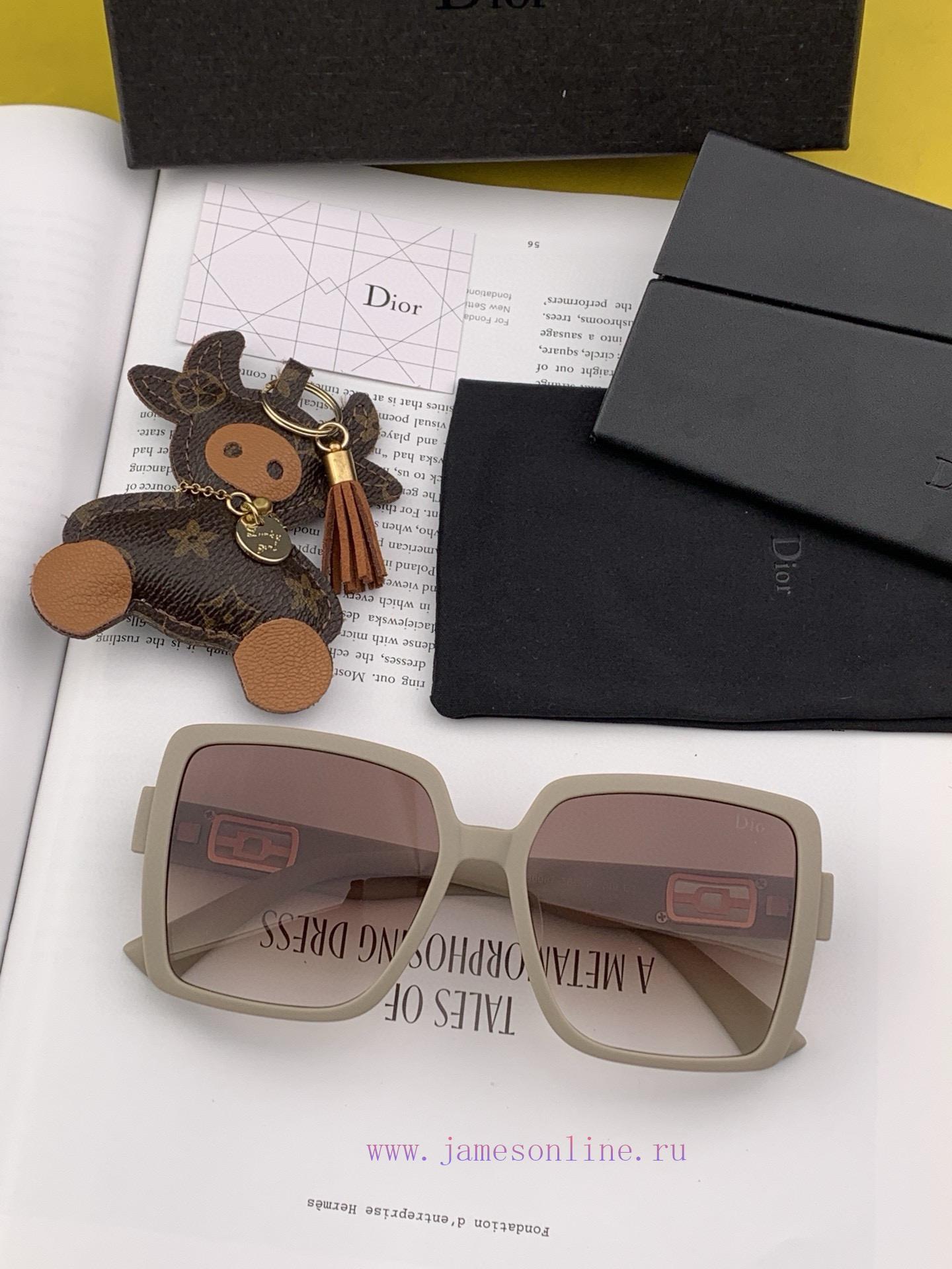 DIOR 2024 Spring New Box Sunglasses: Various internet celebrities have brought a full circleu7yyzcv2 - Image 4