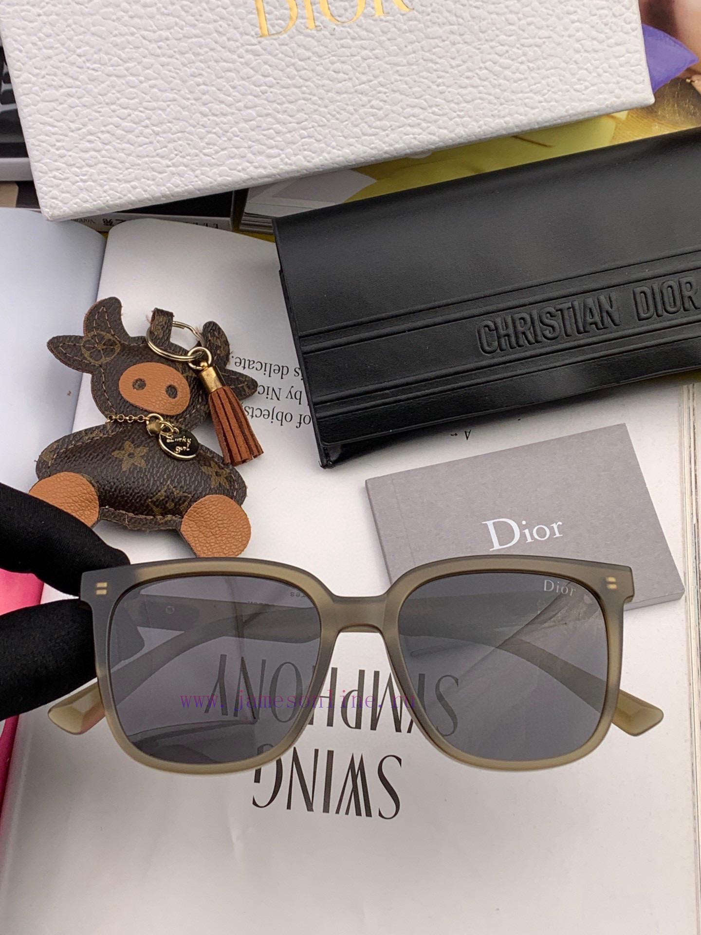 DIOR Box Sunglasses Perfect Quality Unique Design Suitable for Various Face Shapes Appearingnt3ldlol - Image 5