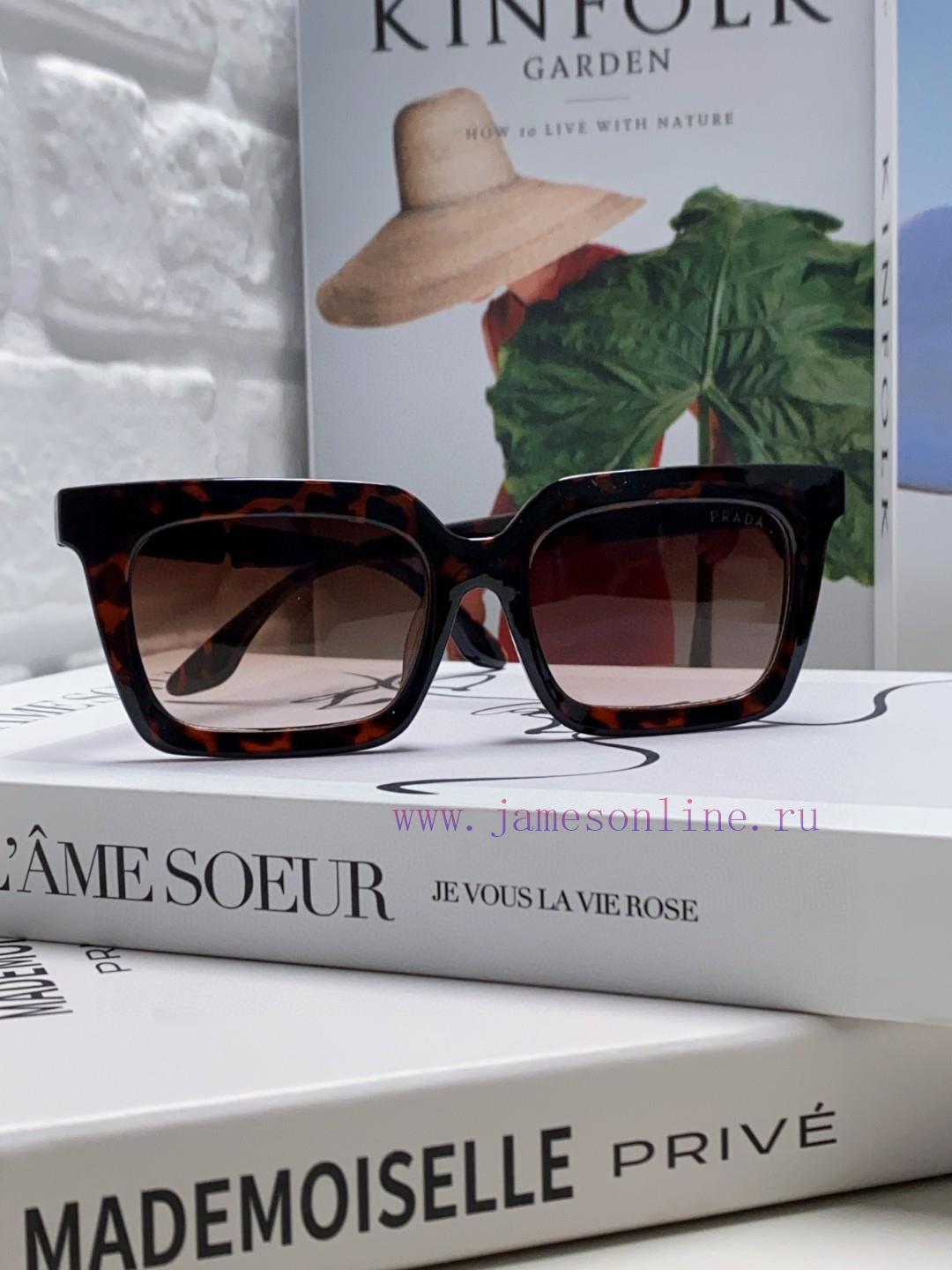 Prada PRADA2024 is the first to release a new top-level men's clothing with color blocking a5e965ipt - Image 3