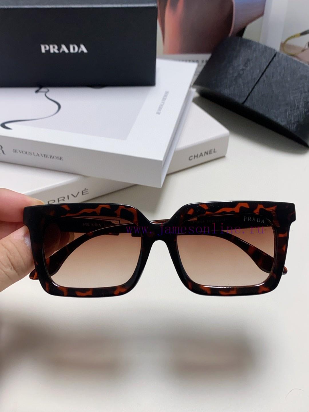 Prada PRADA2024 is the first to release a new top-level men's clothing with color blocking a5e965ipt - Image 5
