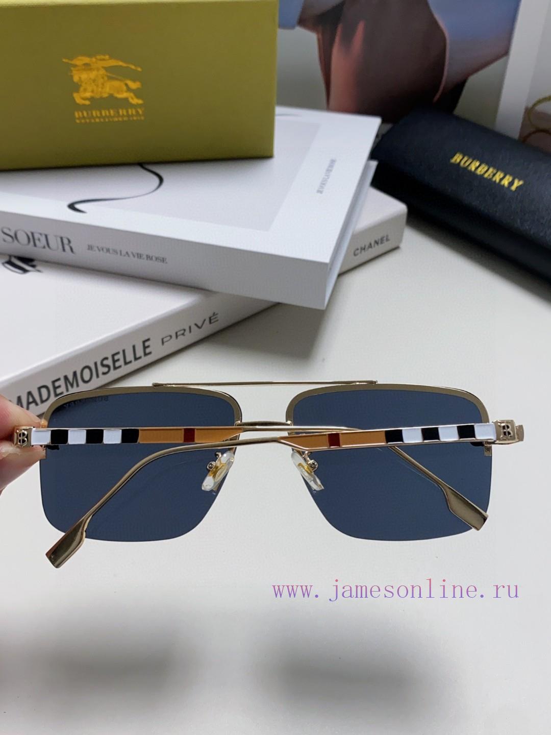 Burberry's new one-piece driving mirror sunglasses are a must-have for travel, with multiple3o99emp3 - Image 6