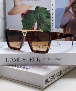 Lv Men's SunglassesThe sunglasses in the Lv series are all very beautiful, with a unique texyi2ura60