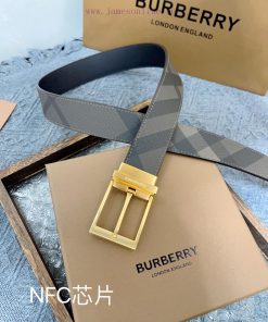 Burberry. BurberryA complete set of high-quality tail clip fasteners with a width of 35mm, p b2oz1eb3