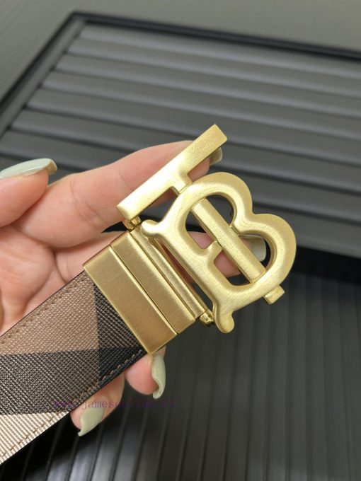 Burberry. BurberryA complete set of high-quality tail clip fasteners with a width of 35mm, p kkt0vxvw - Image 2