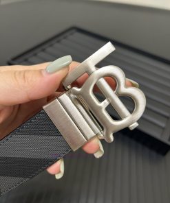 Burberry. BurberryA complete set of high-quality tail clip fasteners with a width of 35mm, p ntuqsy8n