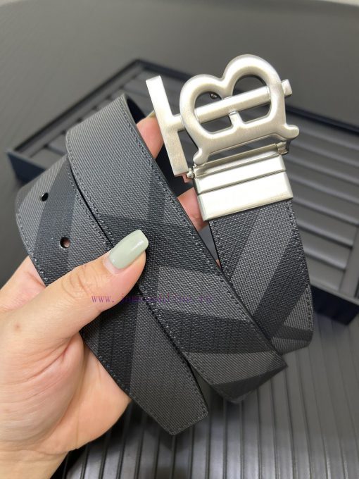 Burberry. BurberryA complete set of high-quality tail clip fasteners with a width of 35mm, p ntuqsy8n - Image 3