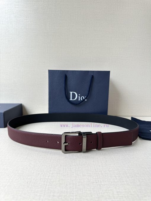 This 35mm waistband combines elegance and modern style with a double-sided design. One side 2qvv846q