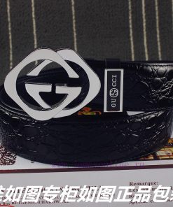 Gucci. Gucci Crocodile PatternIdentify and receive a punch as a giftThe material is 100% top sseff9x9