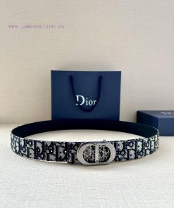 This metal clad brass waistband buckle from Dior is a new addition to the Spring and Autumn qvsv2wld