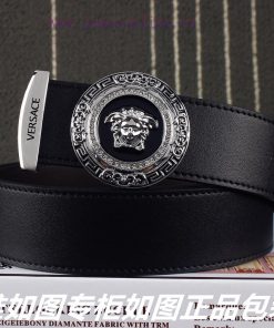 Versace Ver... sace set with diamondsIdentify and receive a punch as a giftThe material is 1 8ise3bpr