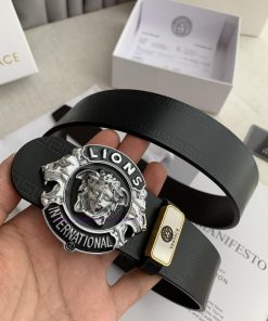 Versace. Versace ️Hanging buckle, classic human head pure copper hanging buckle, photographe ug1barzl