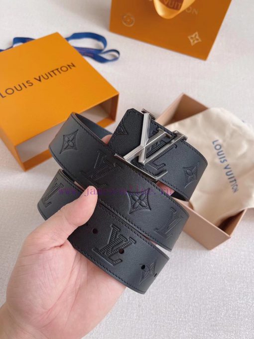 This LV Pyramide belt features natural calf leather paired with Louis Vuitton color design e in5fnkay