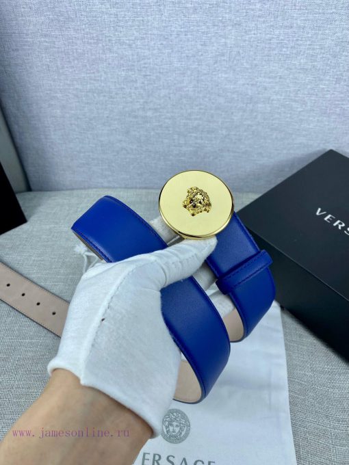 Width 3.8cm Versace This belt is crafted from high-quality leather and features a white/gold chzt4wcz - Image 4