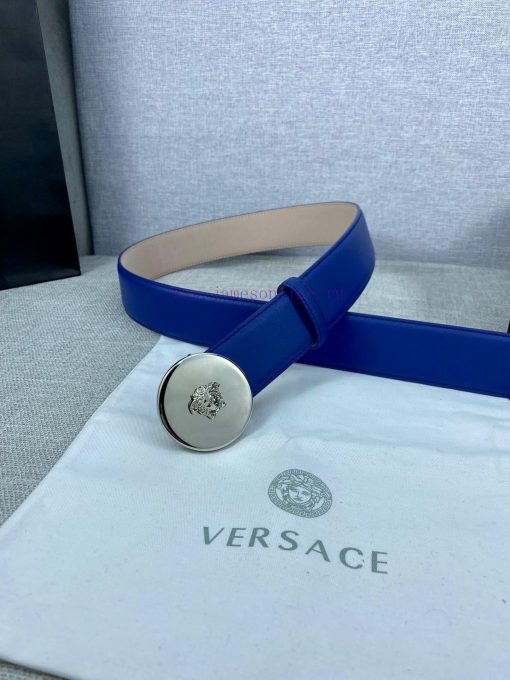 Width 3.8cm Versace This belt is crafted from high-quality leather and features a white/gold chzt4wcz - Image 8