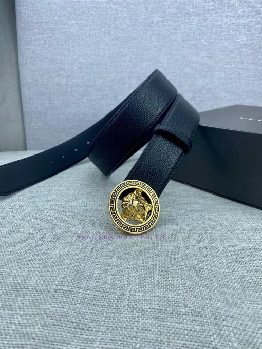 The 3D hollowed out Medusa on the Versace head logo waistband buckle with a width of 4.0cm g yzdo8zdr - Image 9