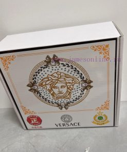 Versace. VersaceMaterial: Leather Belt with 100% Head Layer. The leather belt is guaranteed smbrqbew