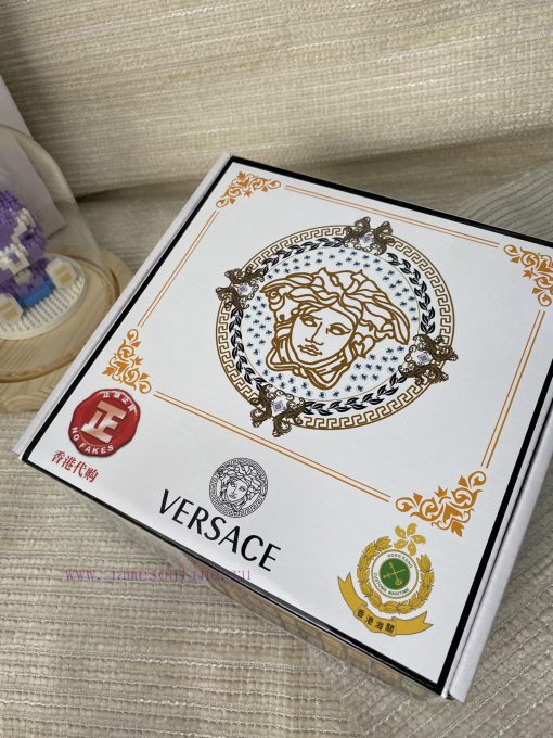 Versace. VersaceMaterial: Leather Belt with 100% Head Layer. The leather belt is guaranteed im1lmksv - Image 2