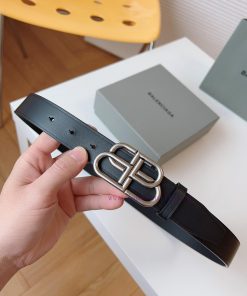 Balenciaga BalenciagaWidth 30 millimetersBalenciaga is a luxury brand in France, and as one 36yvrwam