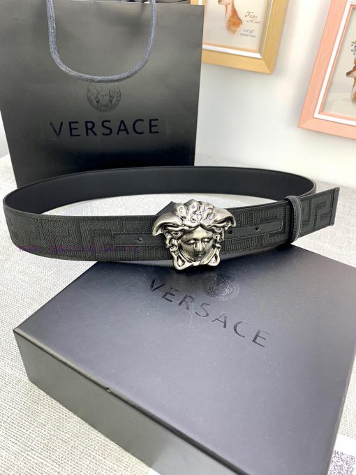 P Width 4.0cm Versace This canvas patterned leather waistband is adorned with the iconic Ver xopjbr94