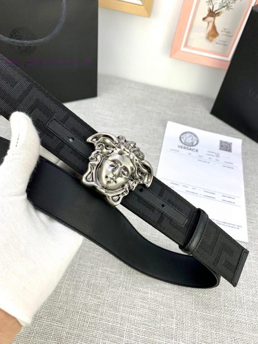 P Width 4.0cm Versace This canvas patterned leather waistband is adorned with the iconic Ver xopjbr94 - Image 3