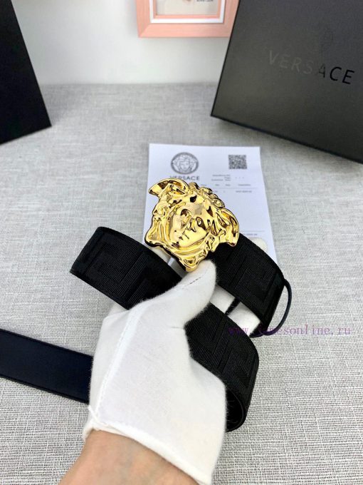 P Width 4.0cm Versace This canvas patterned leather waistband is adorned with the iconic Ver ilngoj4u - Image 4