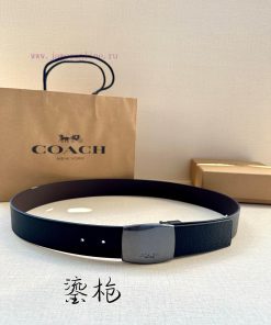 The 3.7cm wide COACH double-sided belt is made of sports calf leather and comes with a class snt27flg