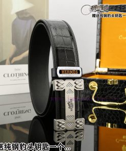 Give away a pure steel keychain as a giftComplete setHermesBuckle material: Two tone pure st x977npq3