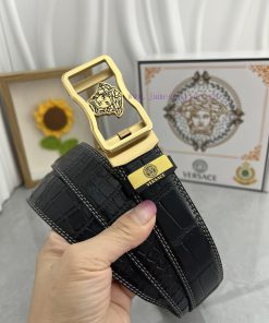Versace automatic beltMaterial: Leather Belt with 100% Head Layer. The leather belt is guara lr72se7u
