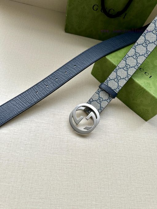 This double-sided belt from GUCCI, with a width of 3.8cm, cleverly combines GG Supreme canva 5ye73k6x - Image 6