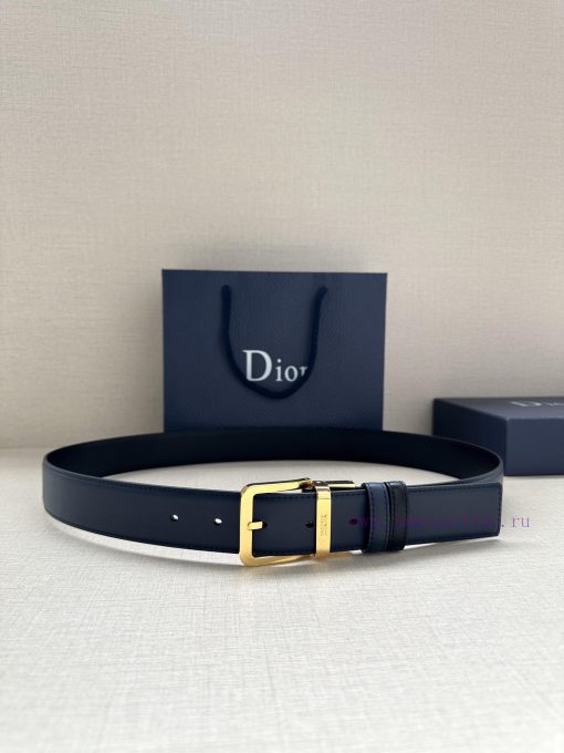 This 35mm waistband combines elegance and modern style with a double-sided design. One side z0gfihet