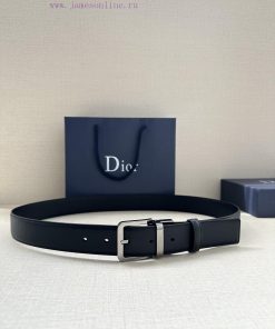 This 35mm waistband combines elegance and modern style with a double-sided design. One side calw7j6z