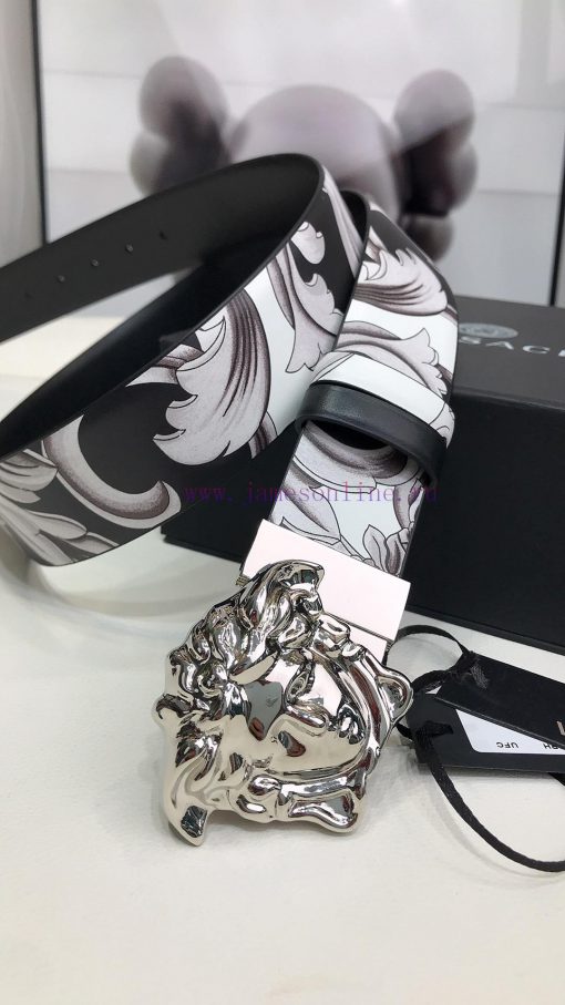 This Versace double-sided belt has two ways of wearing. One side is printed with Silver Baro 2c6nnqnq - Image 4