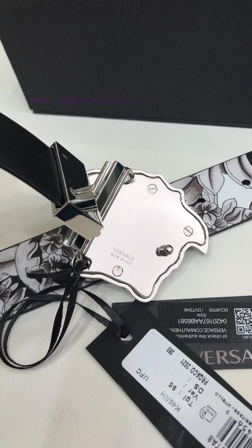 This Versace double-sided belt has two ways of wearing. One side is printed with Silver Baro 2c6nnqnq - Image 7